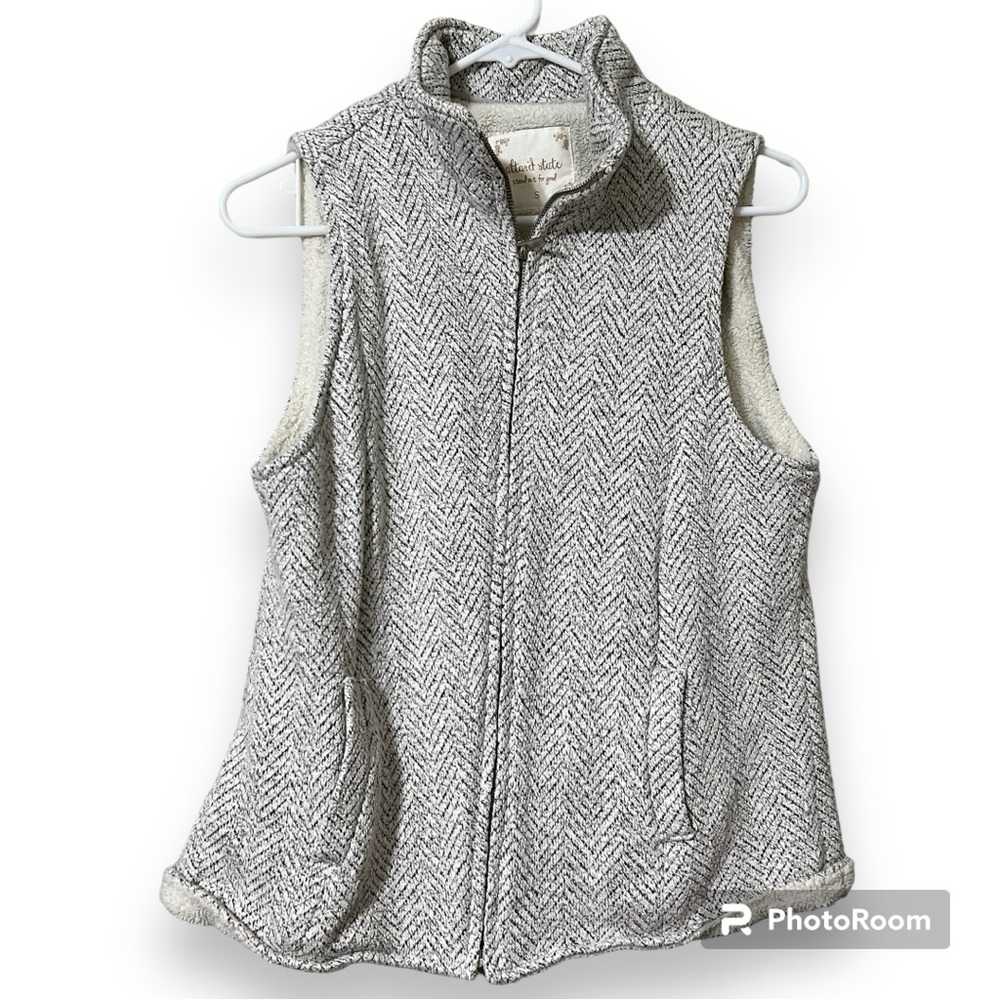 Altar’d State size small sweater grey mix vest full zip side pockets warm soft